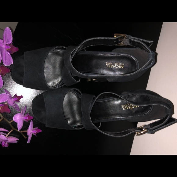 Michael Kors Sandals - Picture 3 of 4